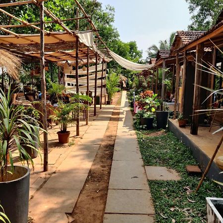 Wonderland Hostel Anjuna Exterior photo