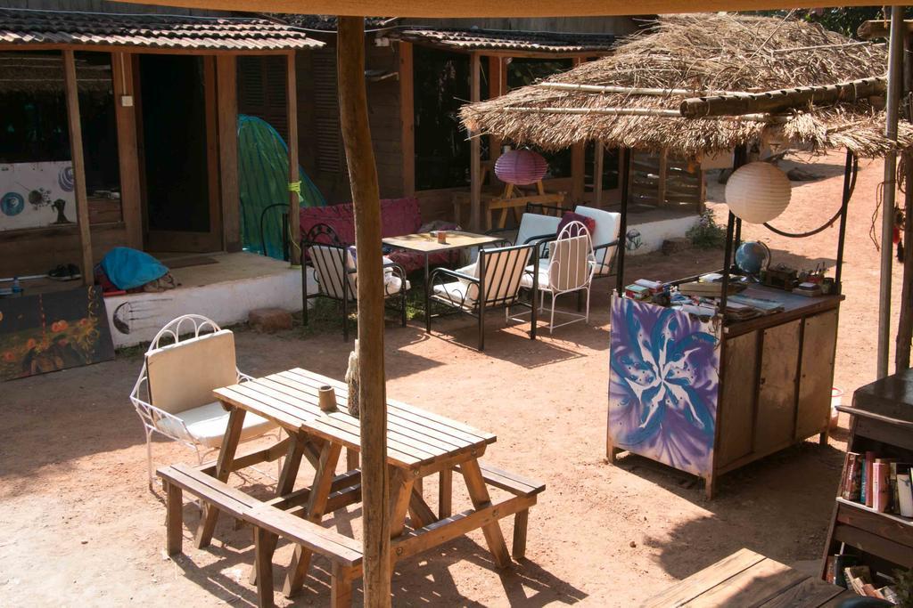 Wonderland Hostel Anjuna Exterior photo