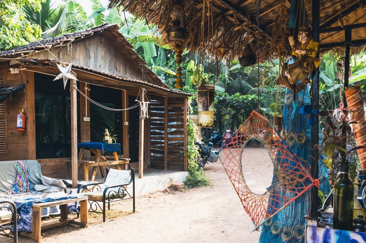 Wonderland Hostel Anjuna Exterior photo