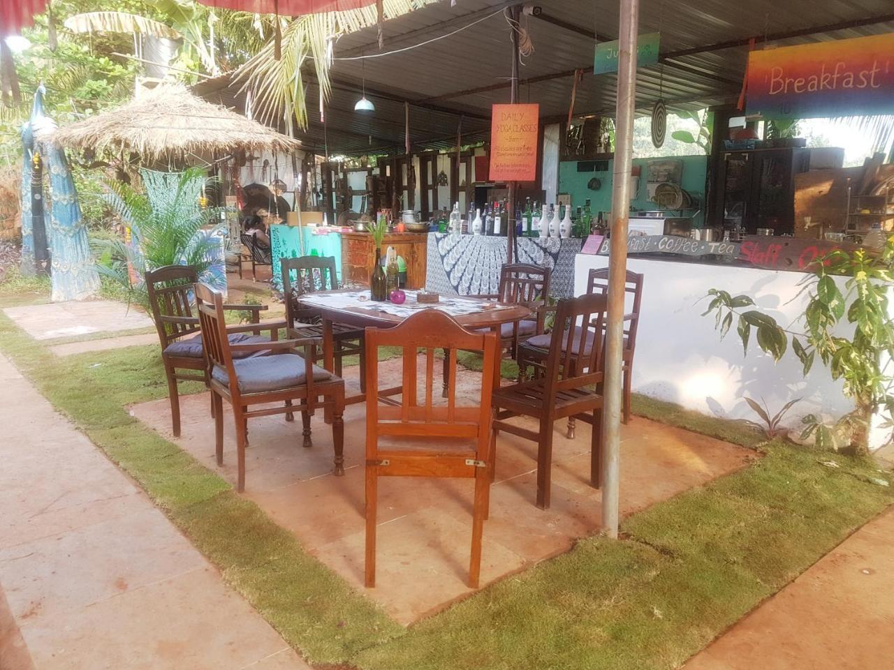 Wonderland Hostel Anjuna Exterior photo