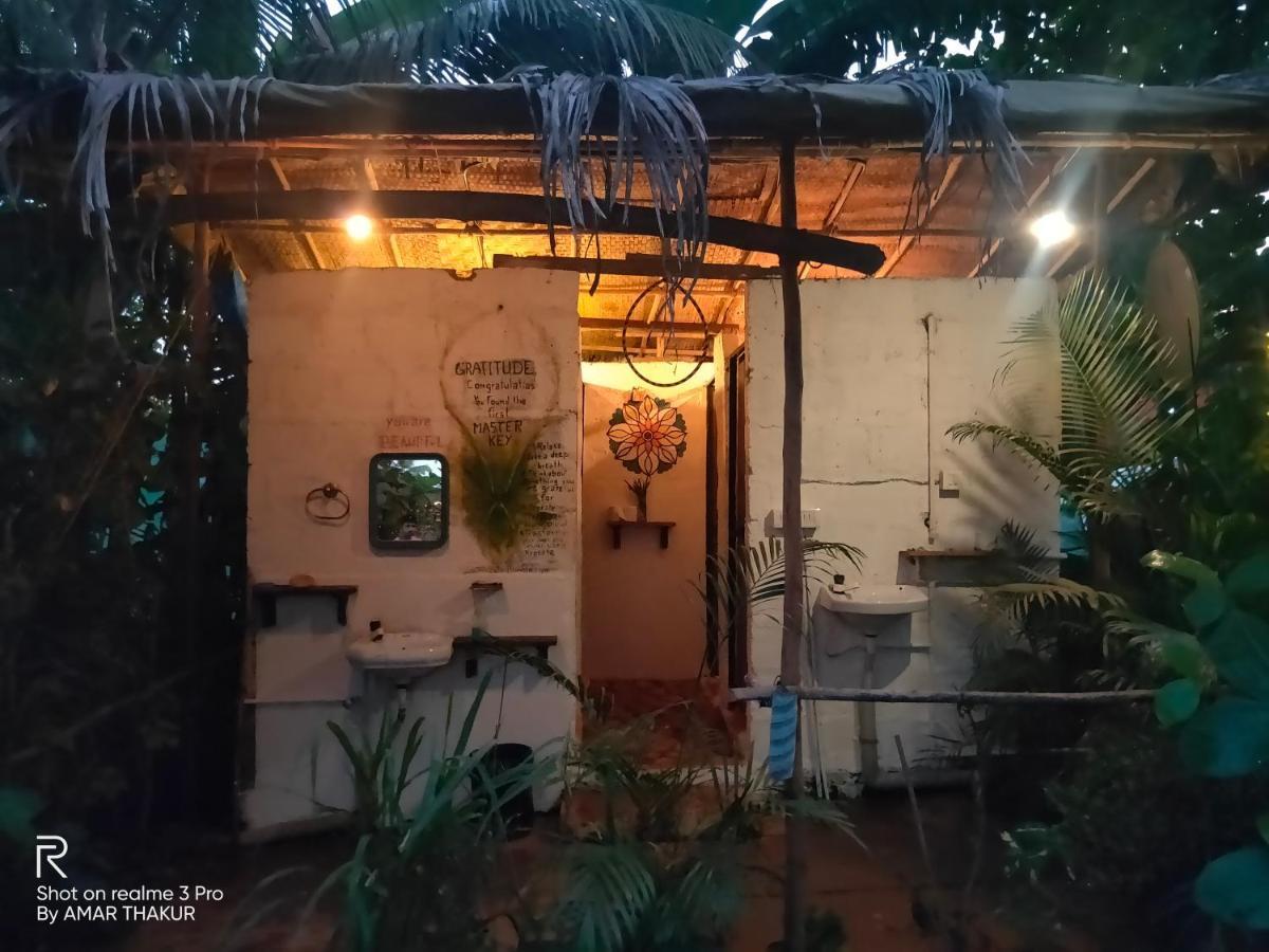 Wonderland Hostel Anjuna Exterior photo
